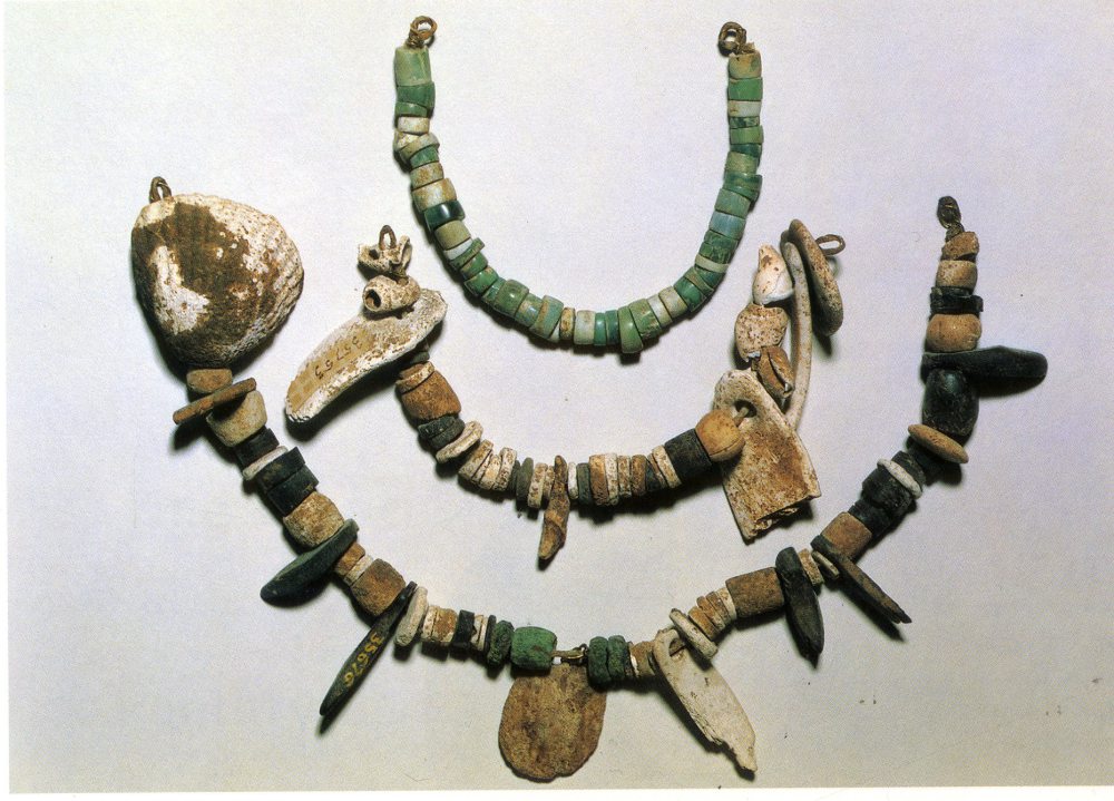 Les pendentifs dans la préhistoire